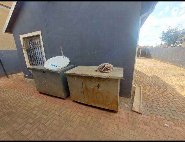 2 BEDROOM HOUSE FOR SALE IN PROTEA GLEN